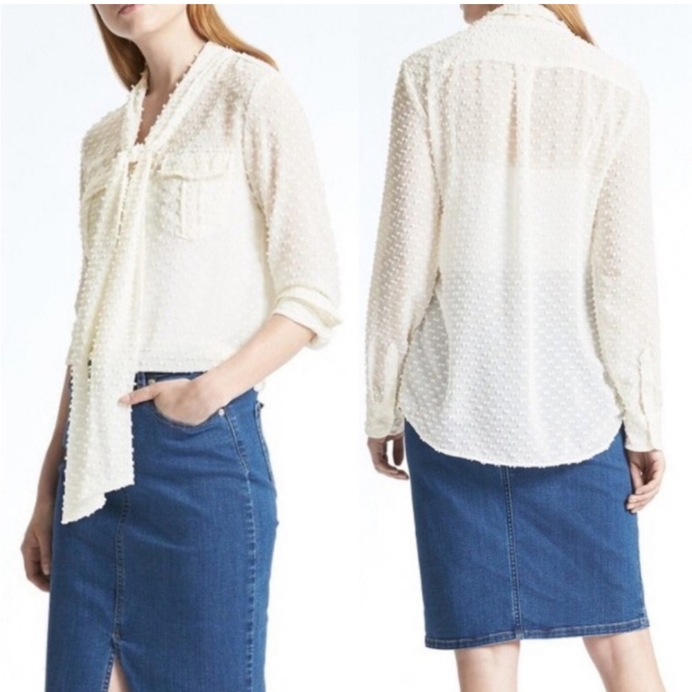 Banana Republic tie neck semi-sheer long sleeve clip dot blouse, size XS, EUC